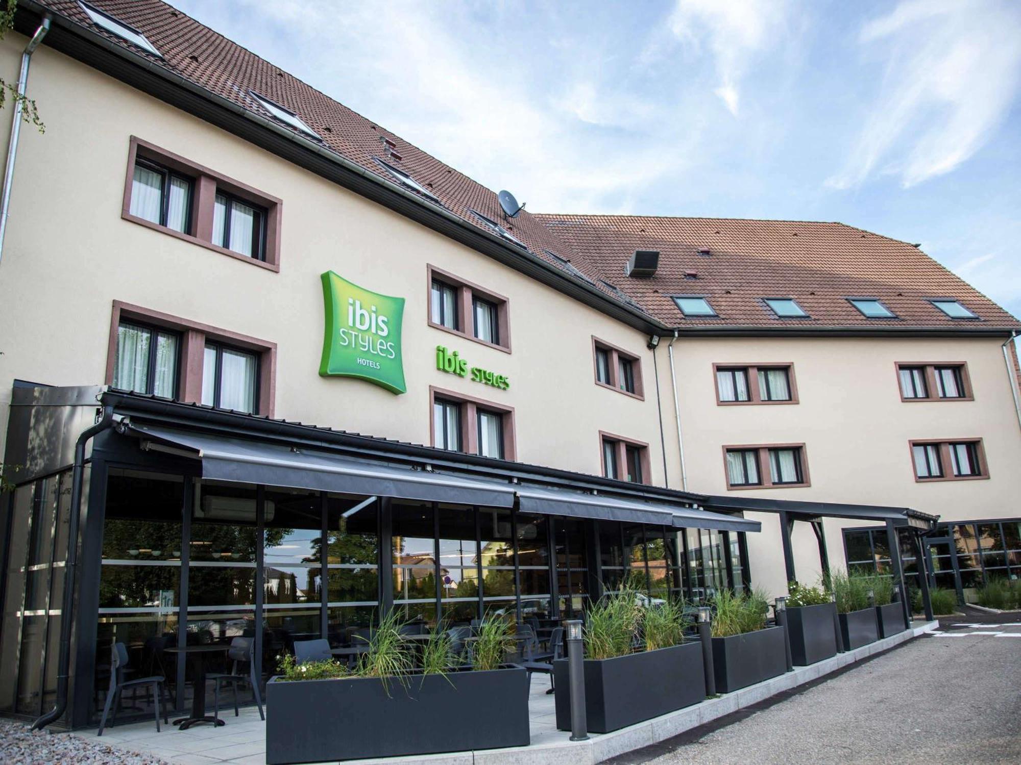 Готель Ibis Styles Bale-Mulhouse Aeroport Блоцайм Екстер'єр фото